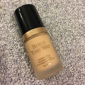 Too Faced Born This Way Foundation "Snow"