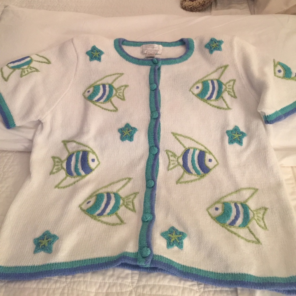 🦋Short sleeve darling sweater 🌷