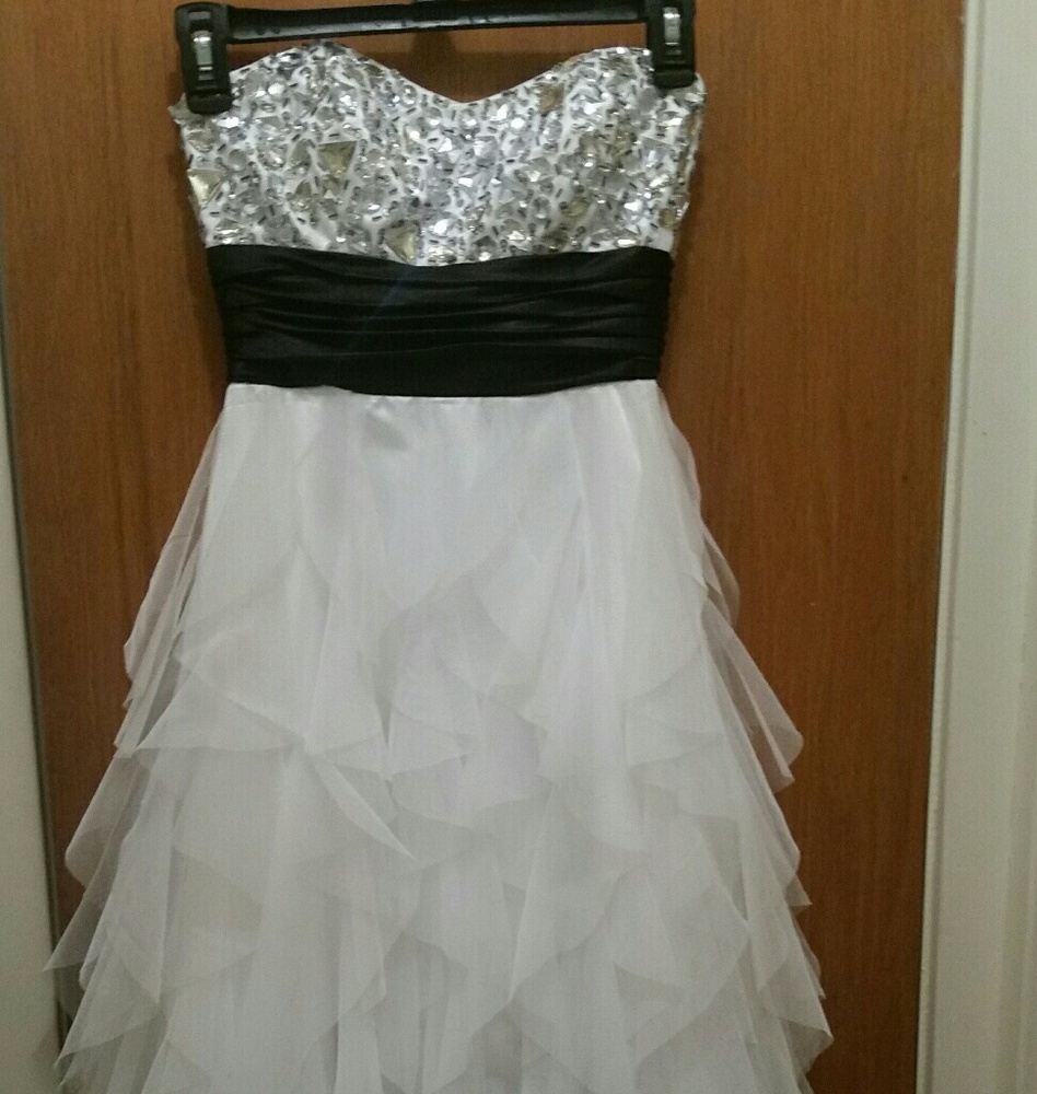 Beautiful prom gown size 1/2