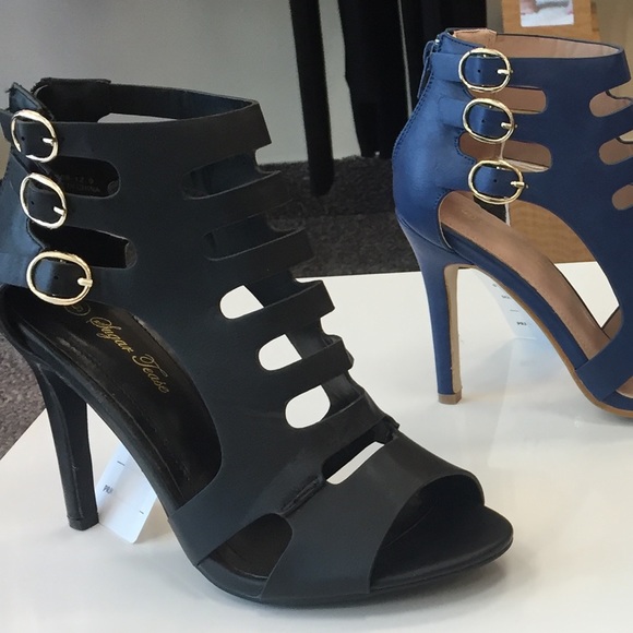 BNWT Size 8 Miss mafia Sugar Tease Cage Boot - Picture 2 of 2