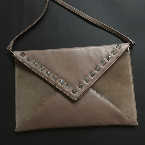 Stylish leather  crossbody bag clutch PARENTESI - Picture 4 of 7