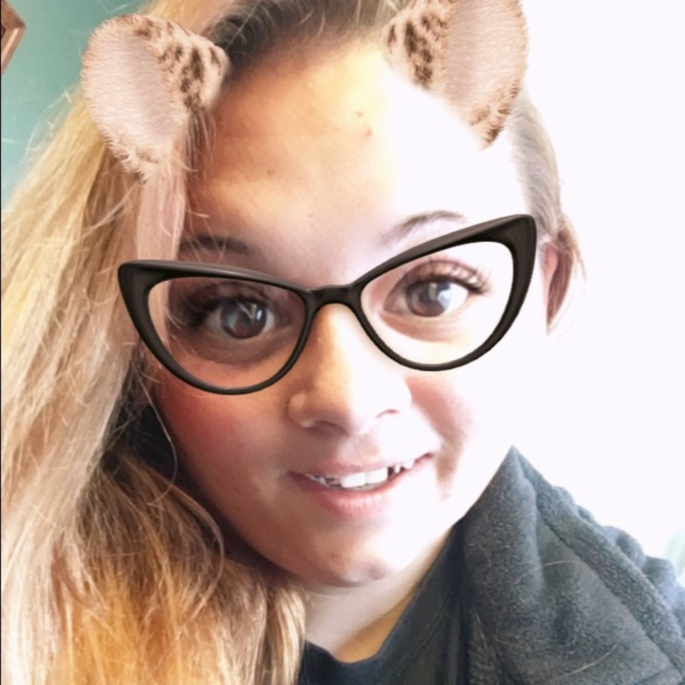 Meet your Posher, Ashley