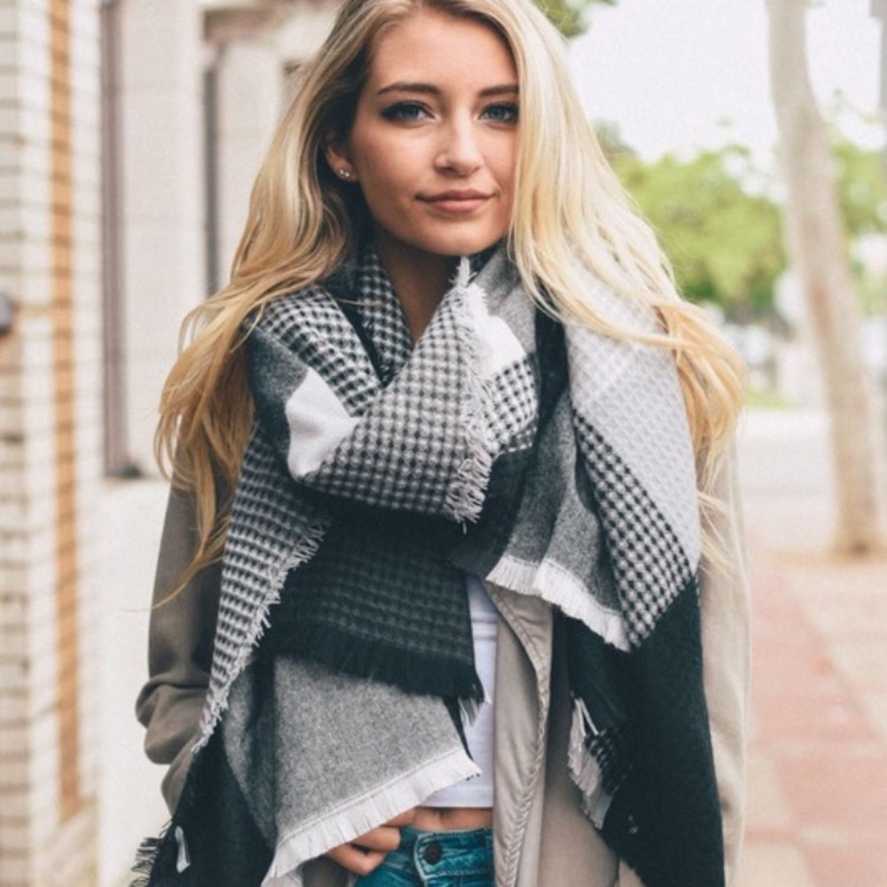 Plaid In Style - Picture 1 of 6