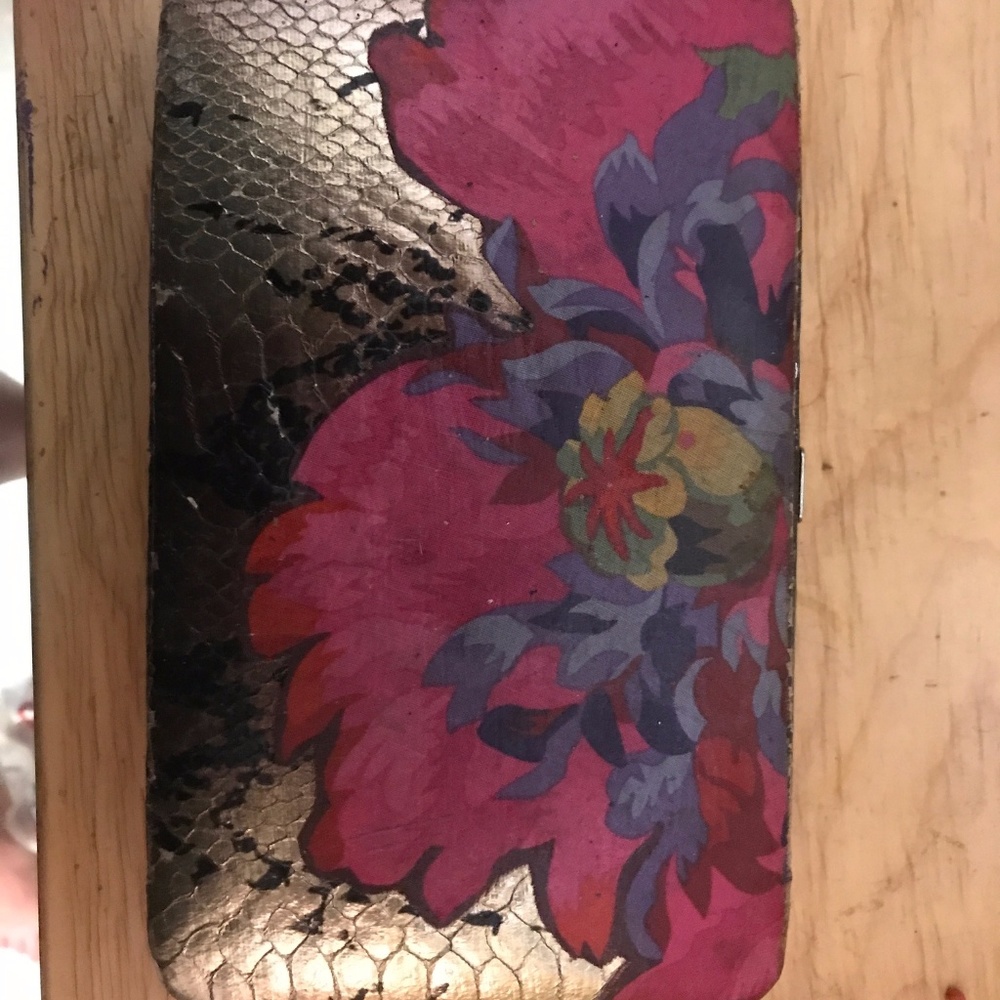 De la Luna Snap Floral Hard Continetal Wallet