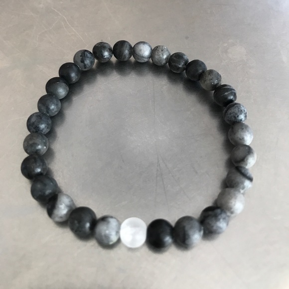 Handmade glass bead stretch bracelets - Picture 3 of 5