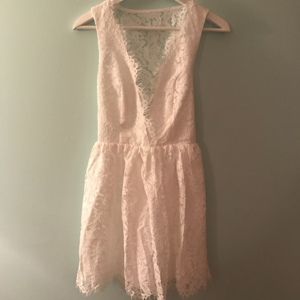 New Tobi White Lace V-Neck Babydoll Mini Dress