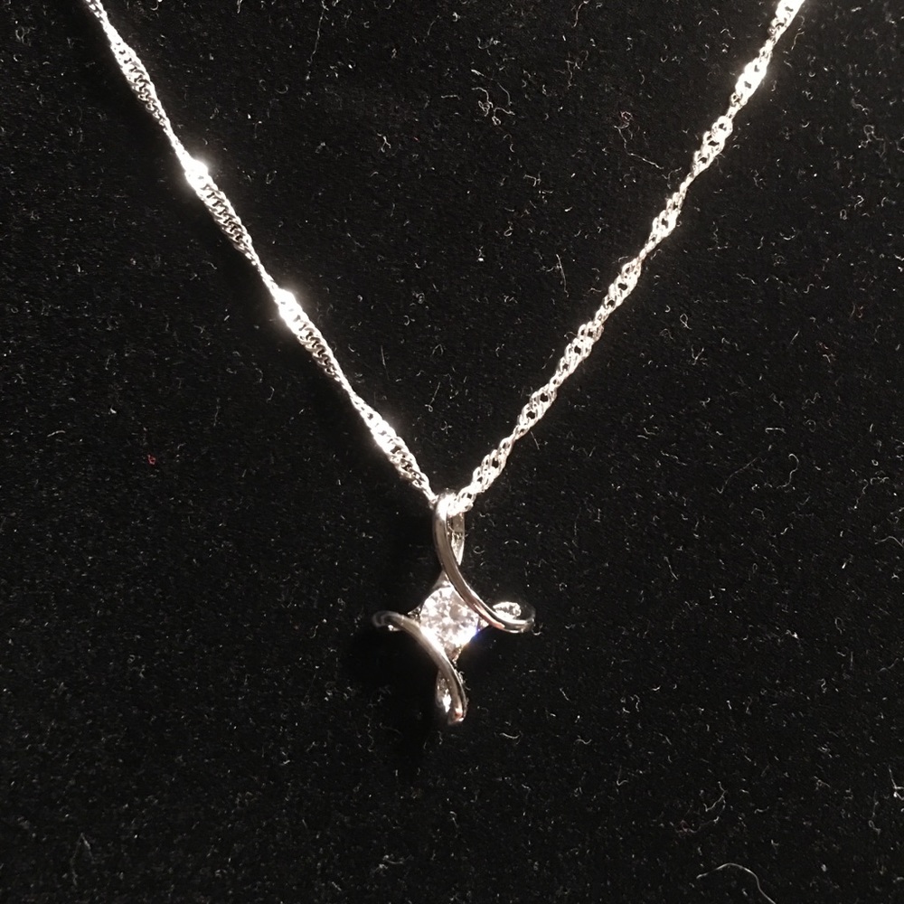 Rhinestone pendant necklace - Picture 3 of 5