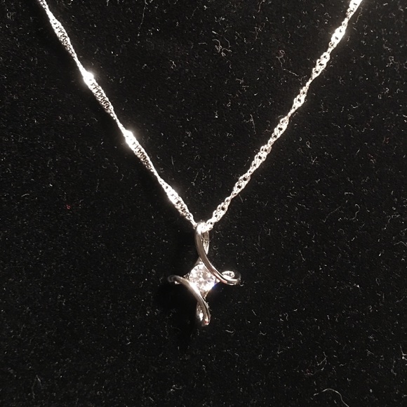 Rhinestone pendant necklace - Picture 3 of 5