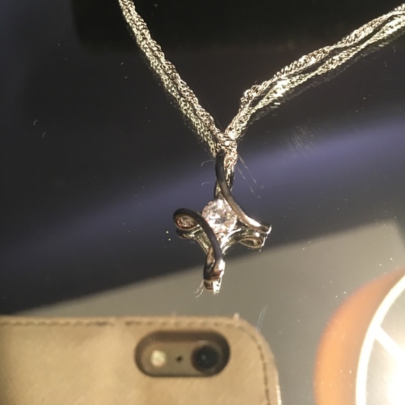 Rhinestone pendant necklace - Picture 4 of 5