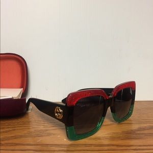 GUCCI SUNGLASSES!!!!