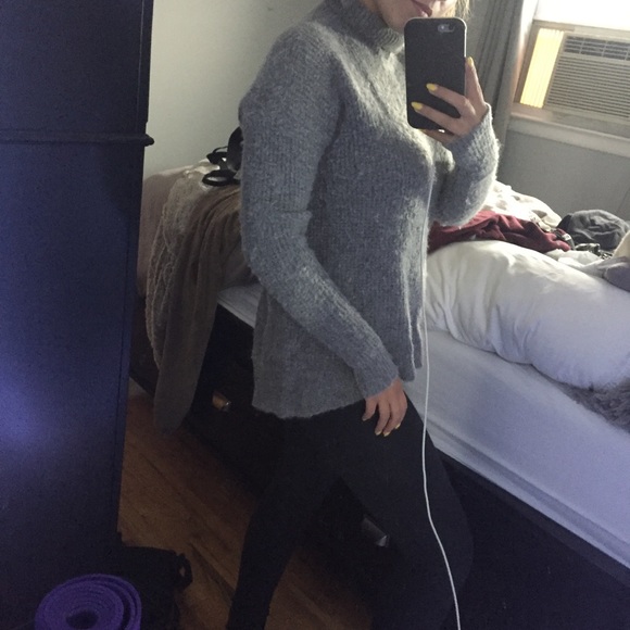 ❤️SOLD❤️ Madewell turtleneck sweater - Picture 4 of 5