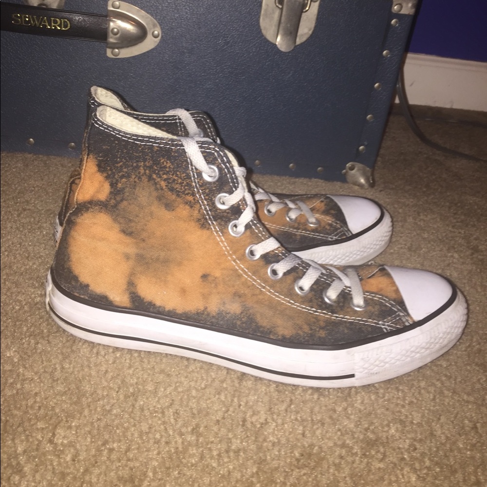 Reverse dyed colors converse