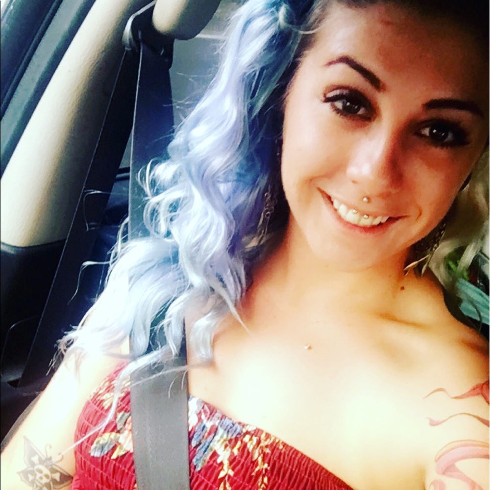 Meet your Posher, Elizabeth