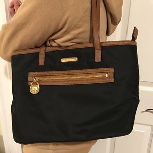 Make an offer!! Michael Kors Small Kempton Tote