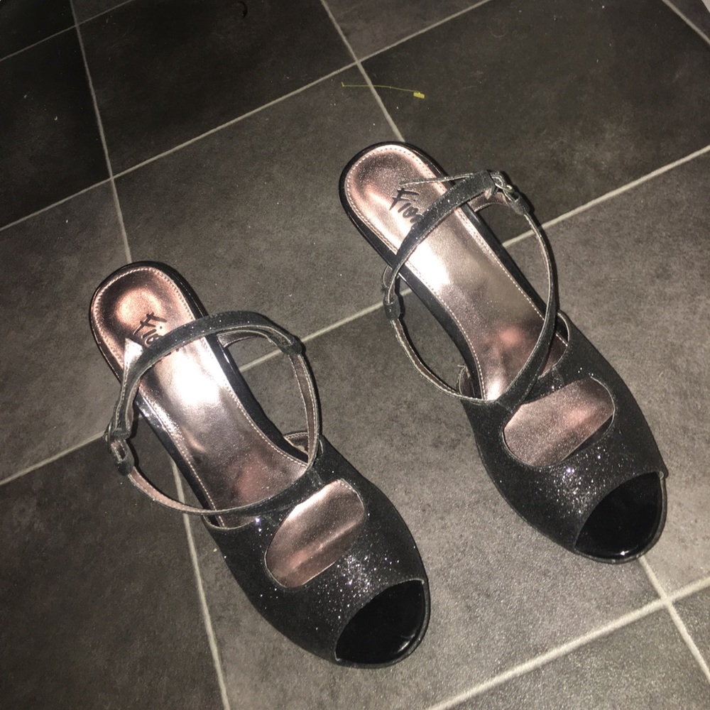 fiomi sparkly heels
