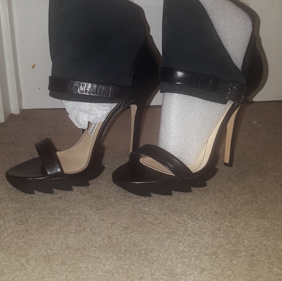 Camilla skoovguard collar high heel sandal - Picture 2 of 7