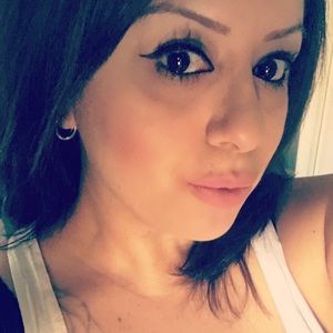 Meet your Posher, Ana