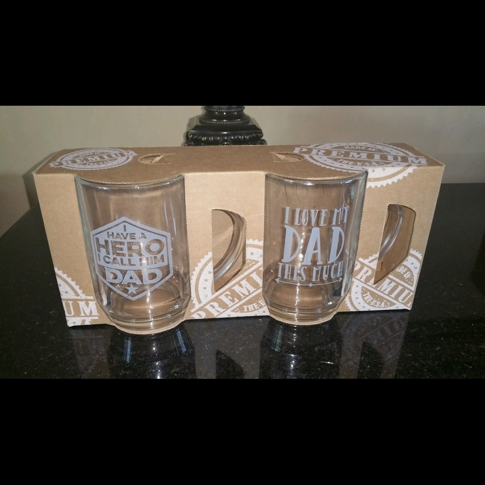 Hero dad love dad mugs set.. NWT