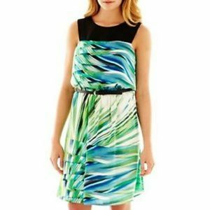 Beautiful lux11 belted dress.
