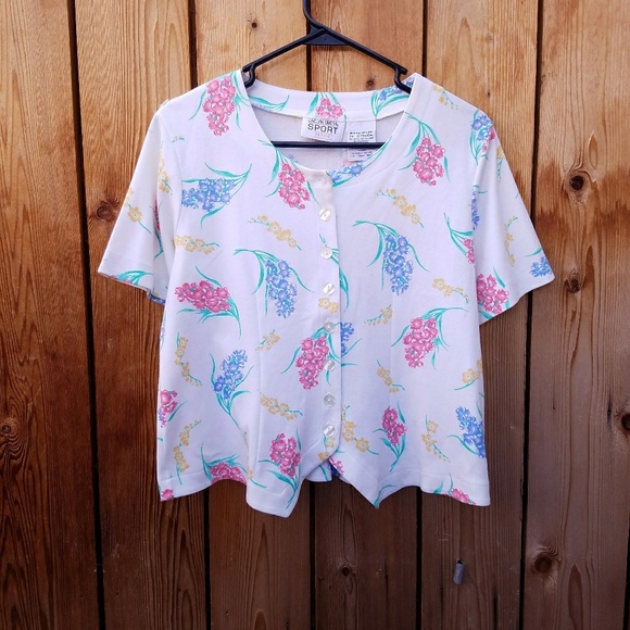 Vintage Tops - Vintage Floral Button Up Crop Top