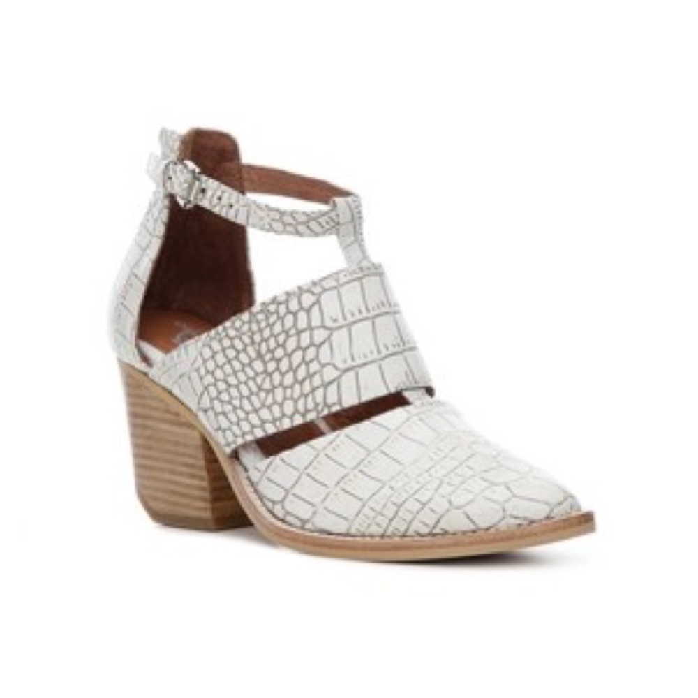 Cut Out booties