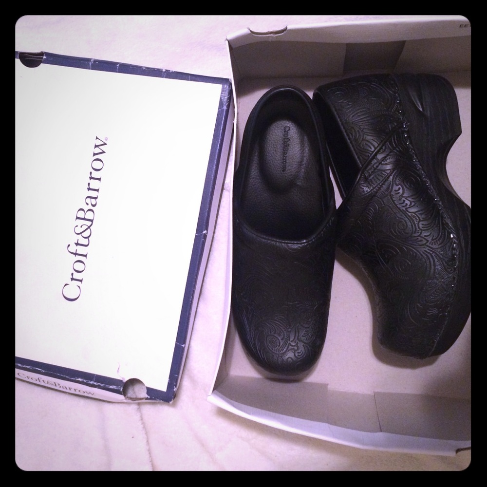 Croft & Barrow clogs size 7