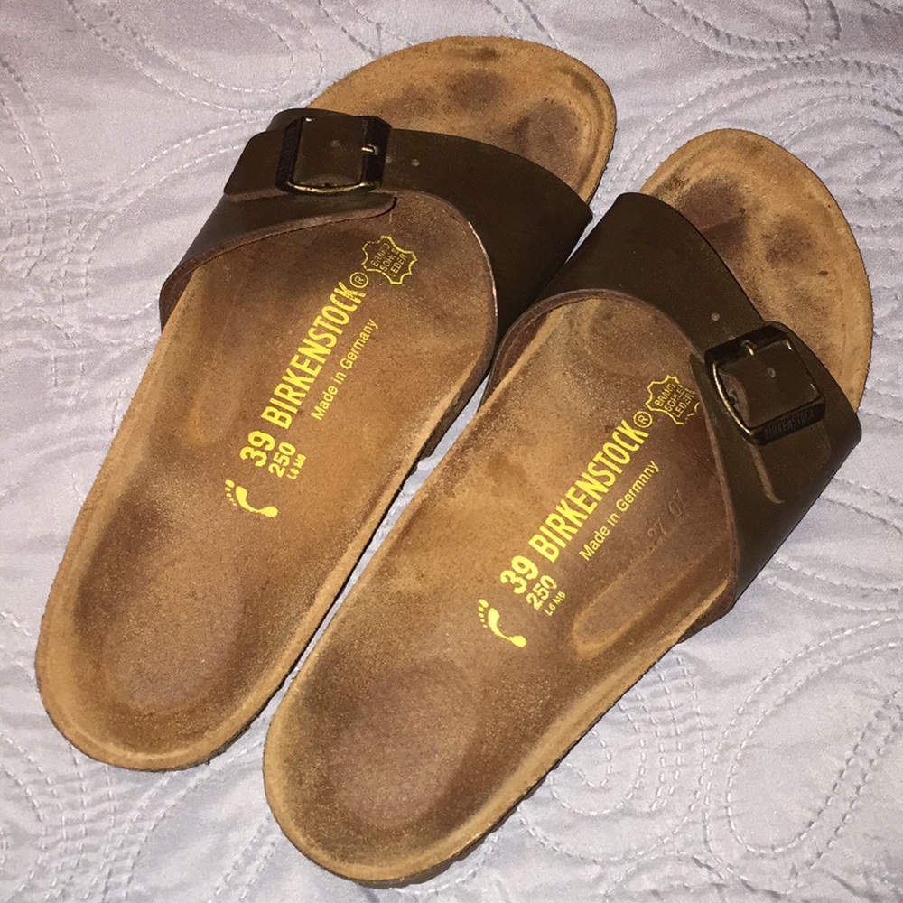LIKE NEW Birkenstock sandals