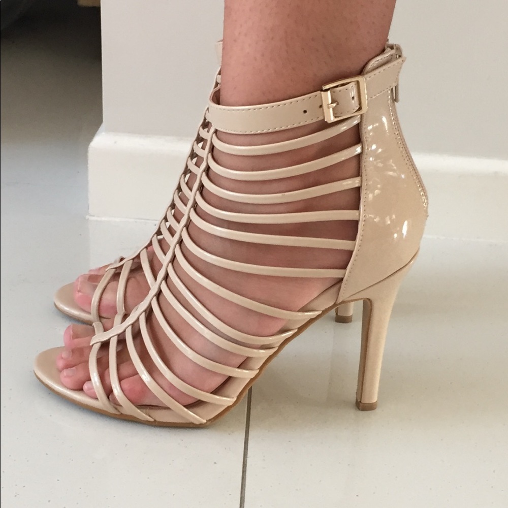 BNWT Size 6 Miss Mafia Cage high heel shoes Ivory