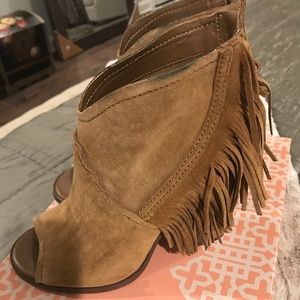 Suede Chestnut Gianni Bini Night Out wedges