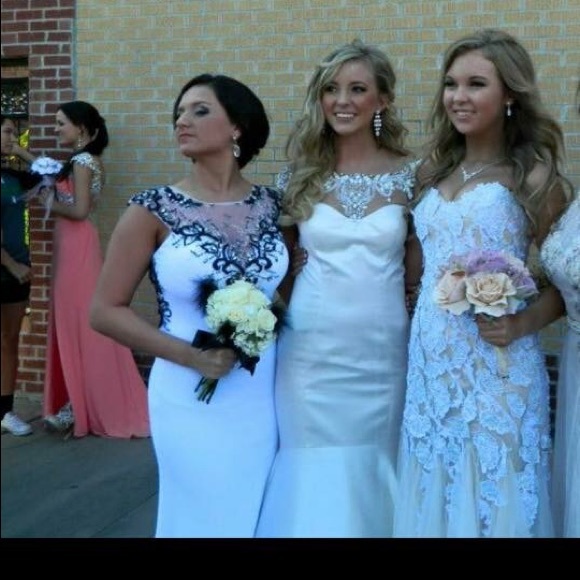 BEAUTIFUL Sherri Hill Dress, size 4!!! - Picture 1 of 3