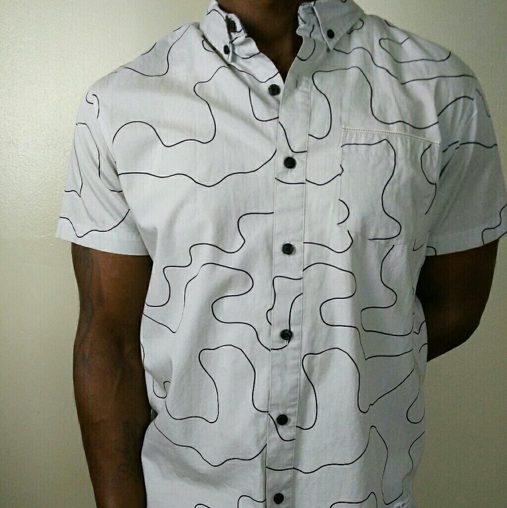Off white abstract print button down tee