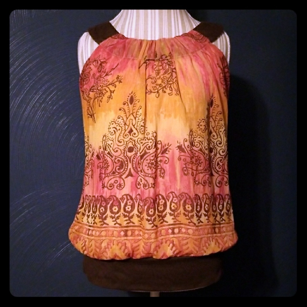 BUCKLE TOP- SIZE MEDIUM
