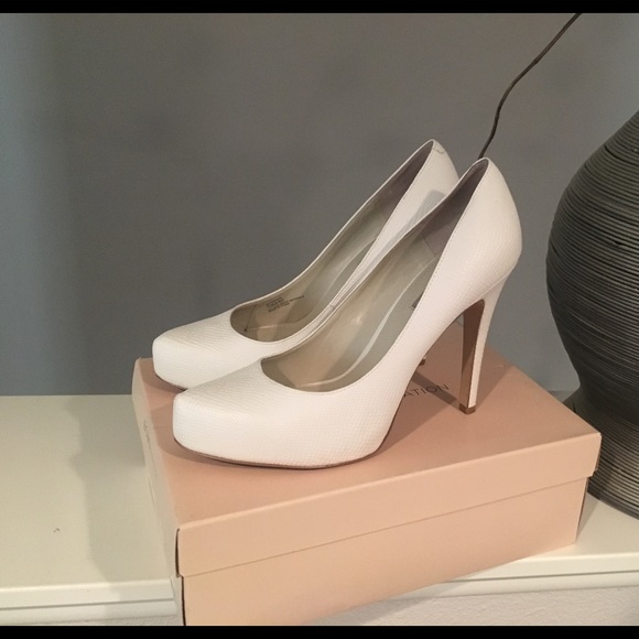 White BCBG Pumps - Picture 2 of 7