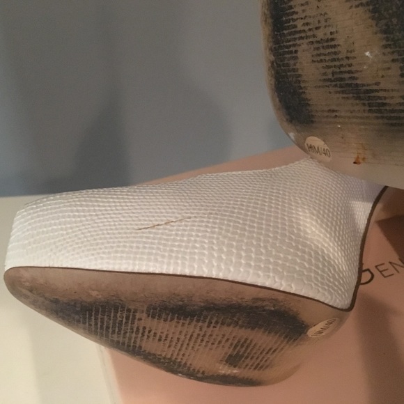 White BCBG Pumps - Picture 6 of 7