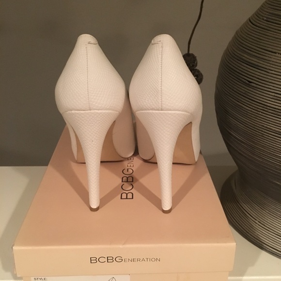 White BCBG Pumps - Picture 7 of 7