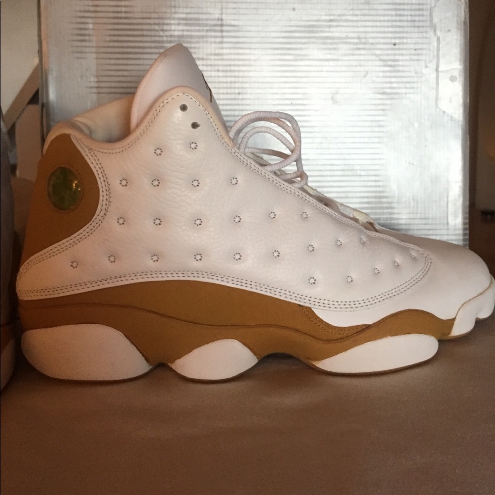COLLECTOR BRAND NEW Nike Air Jordan 13 Retro wheat