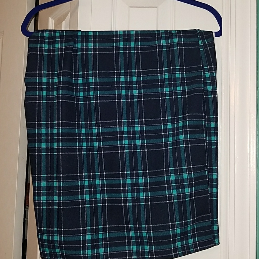 Lularoe Cassie skirt NWT Medium