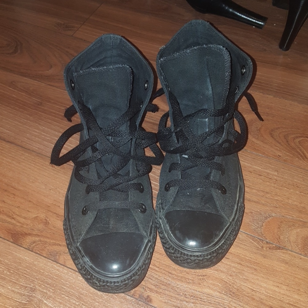 Black Converse