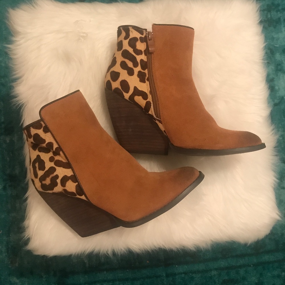 leopard print heeled bootie