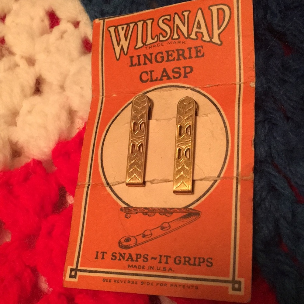 🎉HP 9/7/17🎉 Antique lingerie clasp snaps