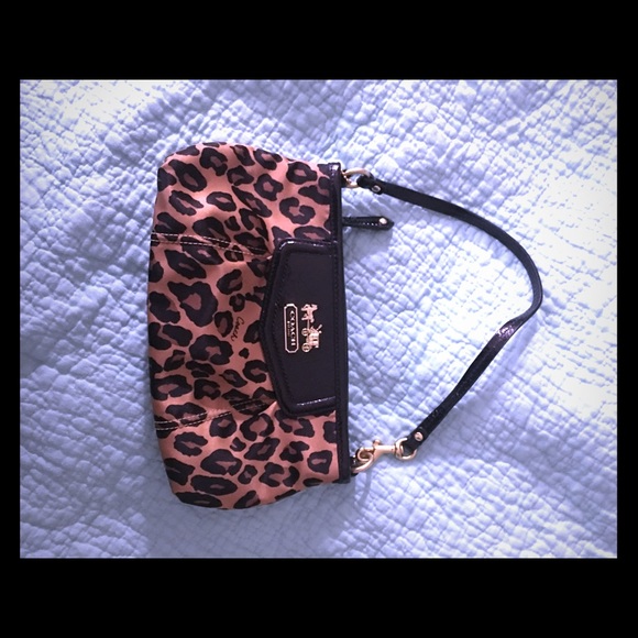 Coach wristlet - Picture 1 of 1
