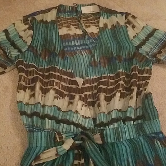 Paperdolls boutique romper- small - Picture 2 of 3