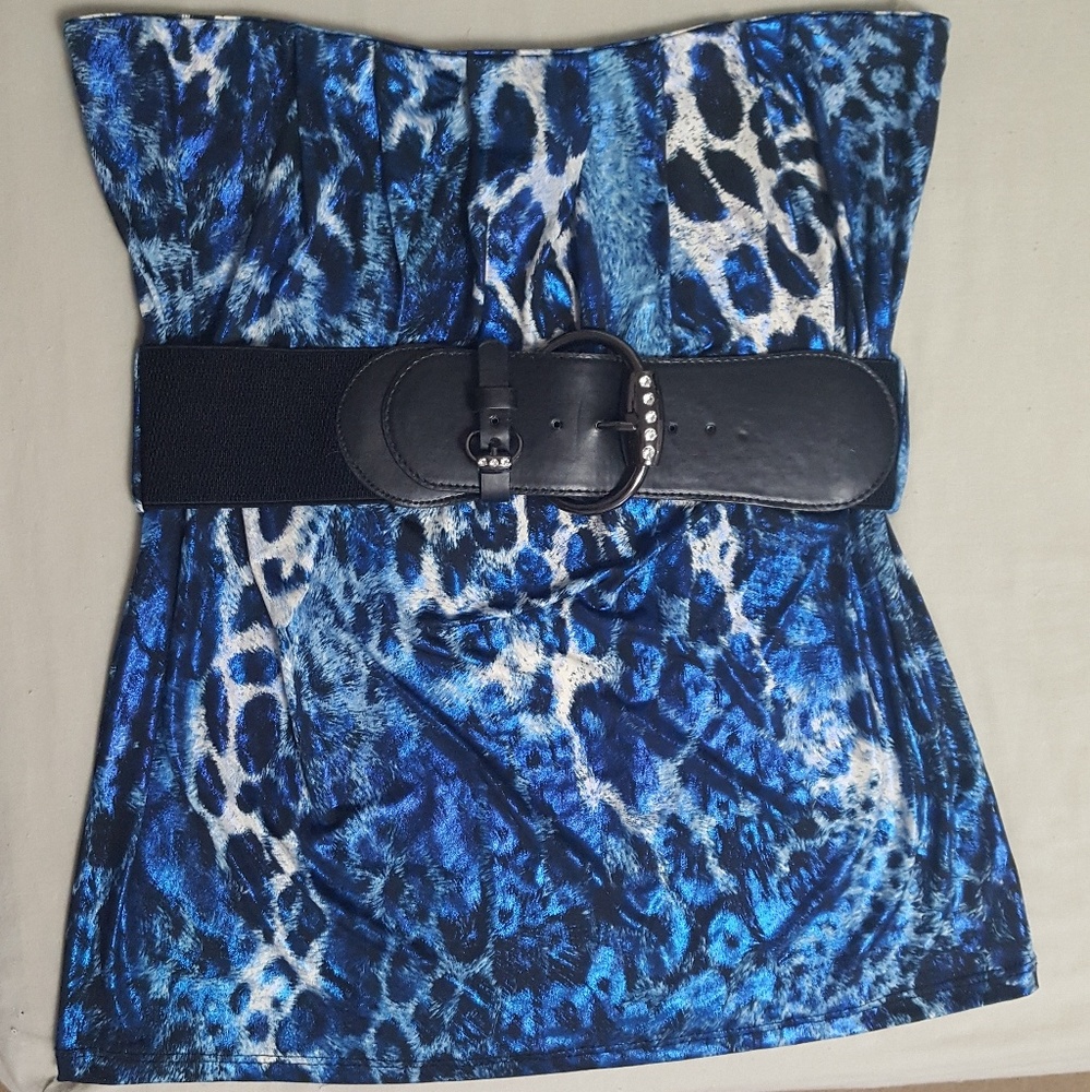 👋🏻NWOT Rue21 blue leopard print tube top