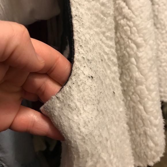 Mossimo furry vest - Picture 4 of 4