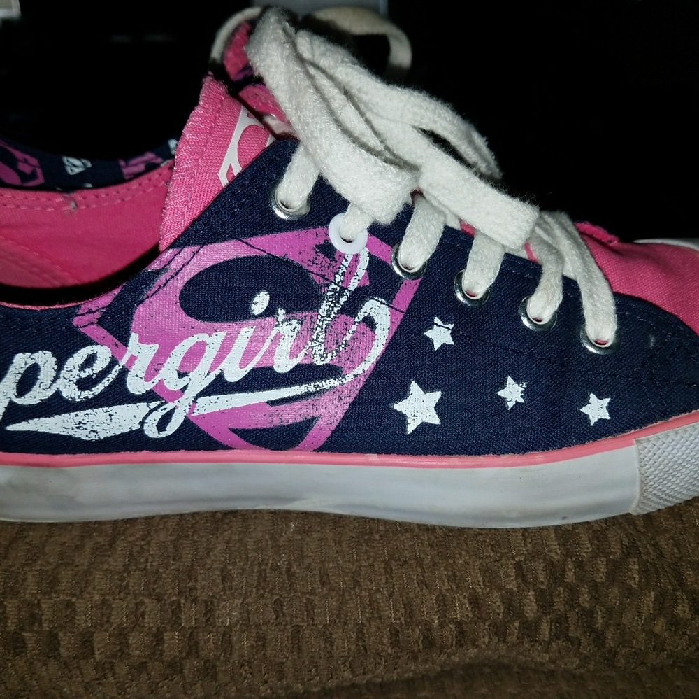 DC Comics Girls' Supergirl shoes