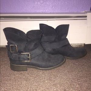 Steve Madden black leather ankle boots