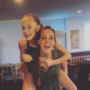 Meet your Posher, Dina