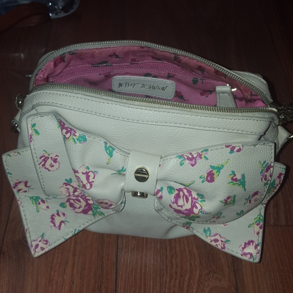 Betsey Johnson cross body