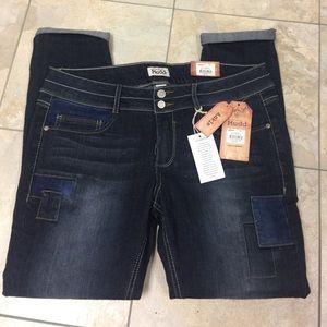 NWT Mudd dark wash ankle crops size 13 juniors
