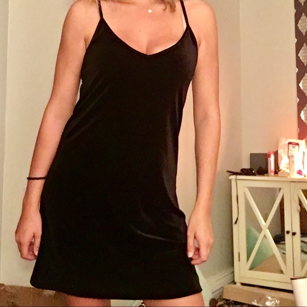 NWOT brandy Melville black velvet dress - Picture 4 of 6